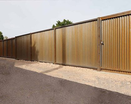 corrugated-corten-steel-fence-panels