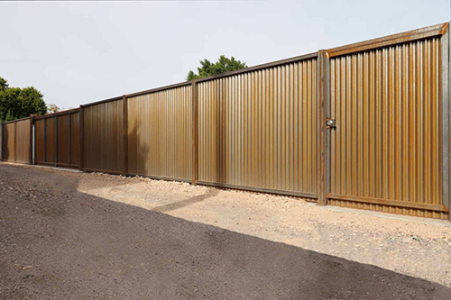 corten-steel-fence-panels-corrugated-type-with-pre-rusted-surface