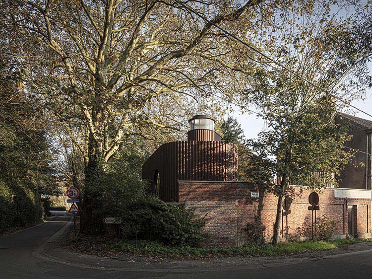 rounded-corten-steel-guesthouses