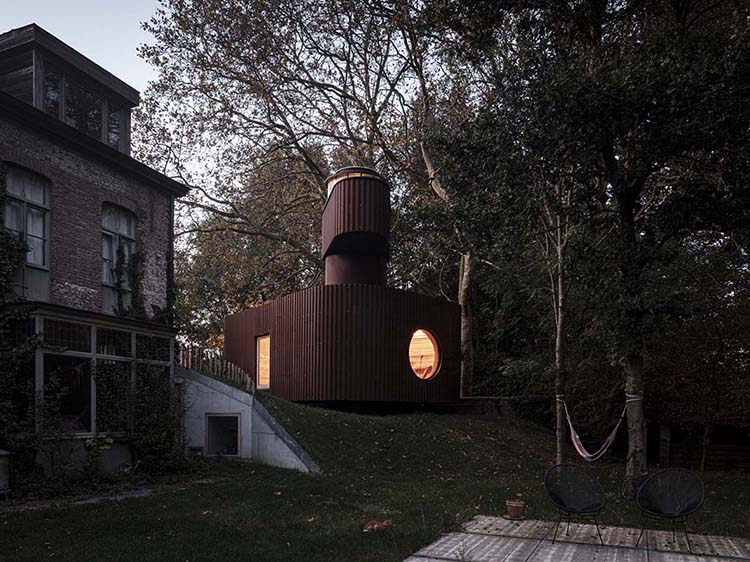 rounded-corten-steel-guesthouses