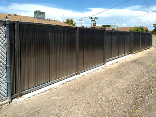 corten-steel-fence-panels-corrugated-type-with-pre-rusted-surface