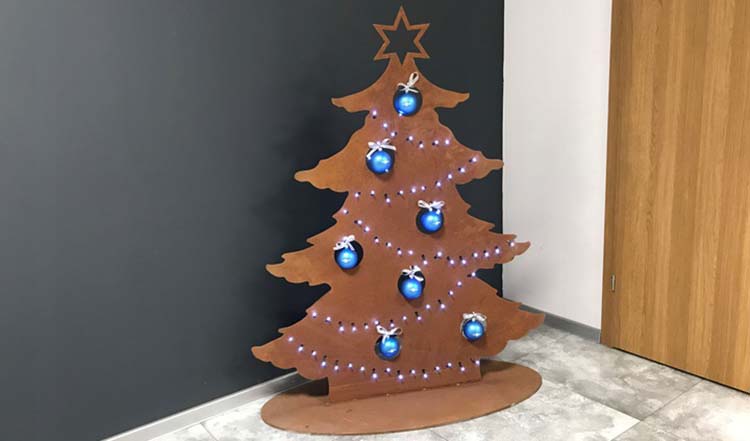 metal-christmas-tree-gn-cs-116-modern-holiday-decorations