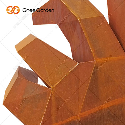 corten-sculpture-gn-ss-123-hand-statue-details