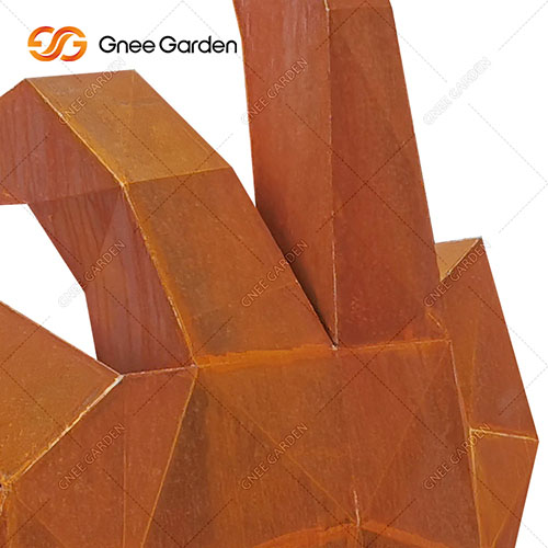 corten-sculpture-gn-ss-123-hand-statue-details