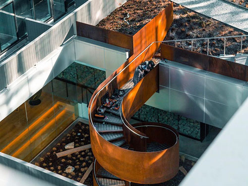 corten-staricase-spiral-designed-steel-steps
