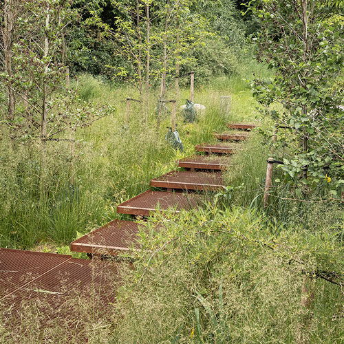 corten-steel-stair-grille-style-steps