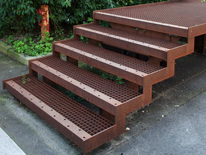 corten-steel-stair-grille-style-steps